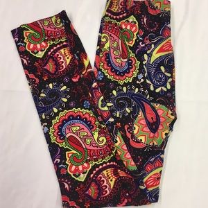 LAST ONE!! SUPER SOFT! Bright paisley leggings